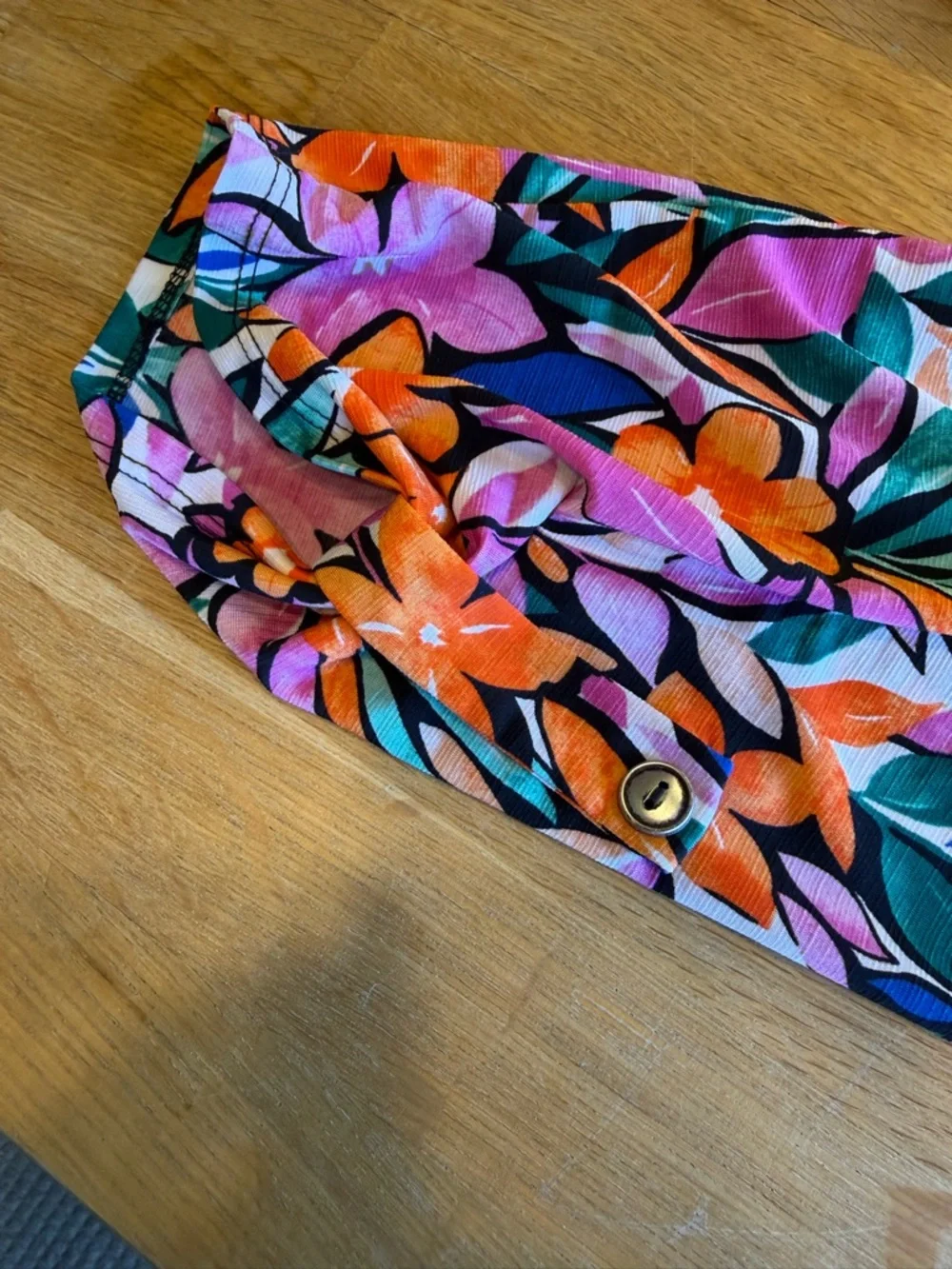 Dear Scarlet Flowy Floral Tunic/Blouse/Shirt - Picture 4 of 5